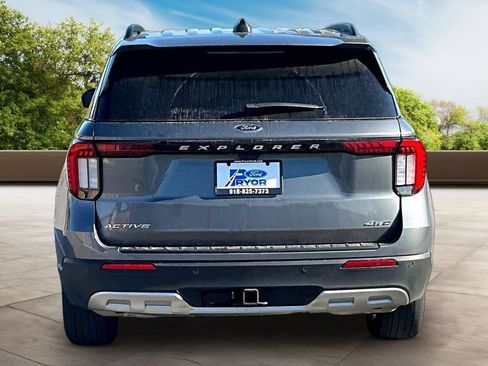 Certified 2025 Ford Explorer Active w/ Active Comfort Package AWD/4WD image 2