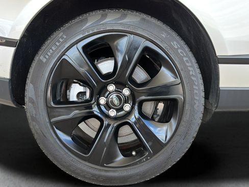 Used 2019 Land Rover Range Rover Supercharged AWD/4WD image 13