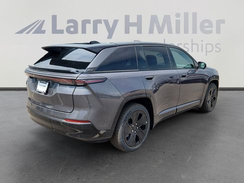 New 2025 Jeep Wagoneer S Launch Edition image 6