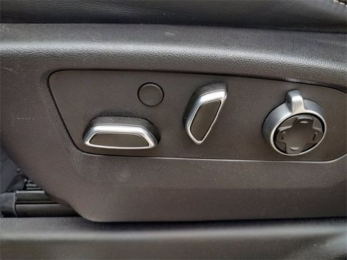 Used 2023 GMC Sierra 1500 AT4X image 29