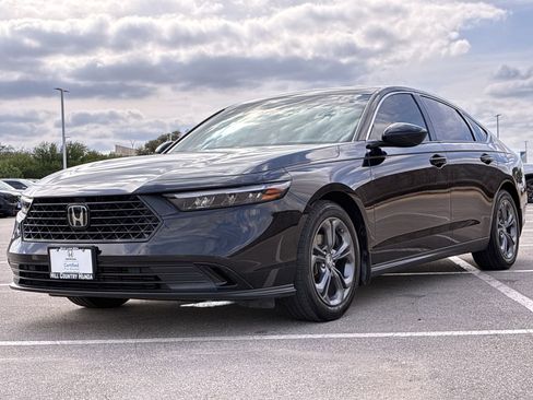 Certified 2023 Honda Accord EX image 11