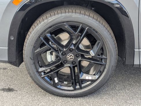 New 2026 Volkswagen Tiguan SE R-Line image 10