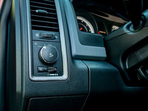 Used 2013 RAM 1500 Express AWD/4WD image 39