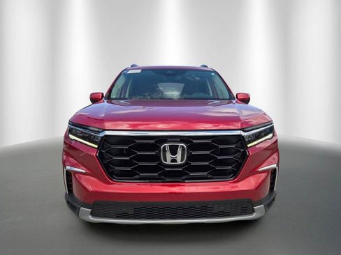 Used 2025 Honda Pilot Touring image 8