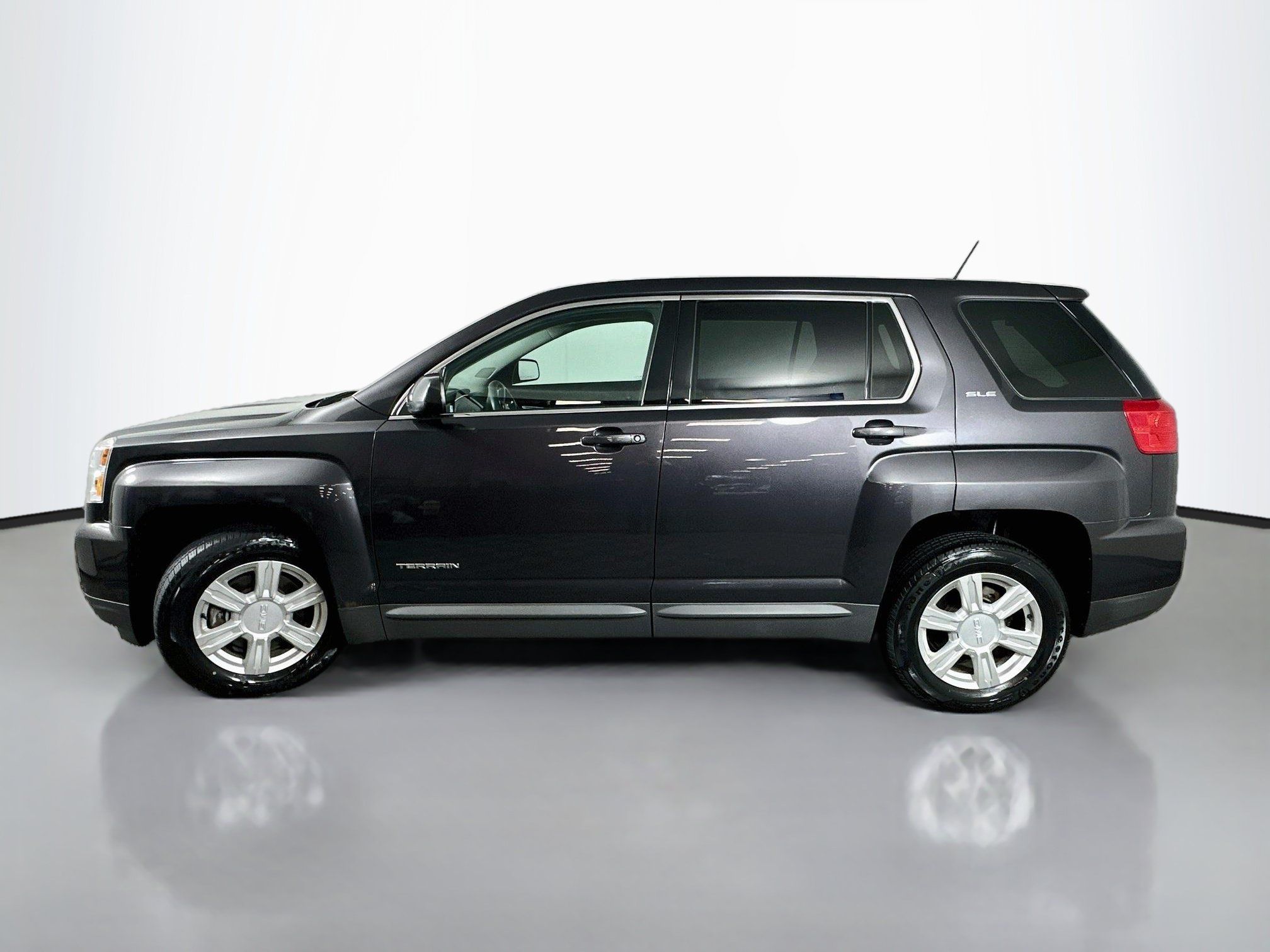 Used 2016 GMC Terrain SLE FWD image 4
