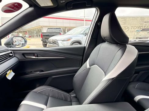 New 2026 Toyota Camry SE image 17