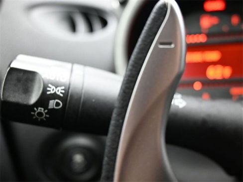 Used 2015 Nissan 370Z Roadster image 19