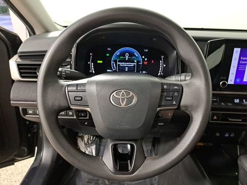 Used 2025 Toyota Camry LE FWD image 25