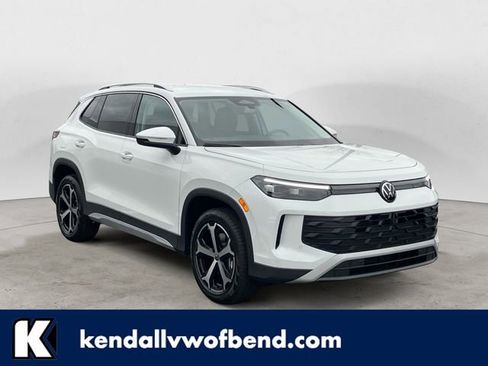 New 2026 Volkswagen Tiguan SE image 1