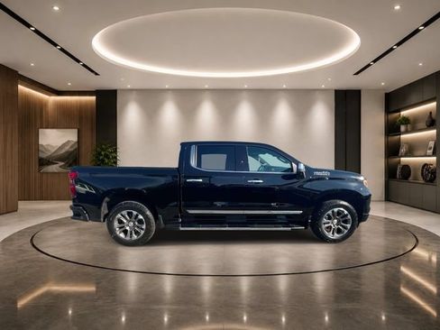 Used 2024 Chevrolet Silverado 1500 High Country w/ Technology Package AWD/4WD image 5