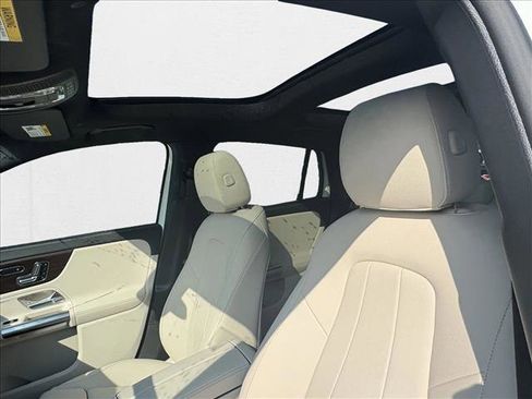 New 2026 Mercedes-Benz GLA 250 image 9