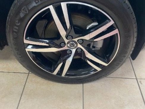 Used 2022 Volvo XC40 T5 R-Design AWD/4WD image 23