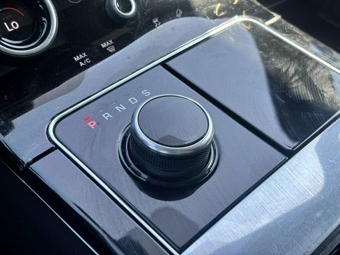 Used 2018 Land Rover Range Rover Velar R-Dynamic SE AWD/4WD image 32