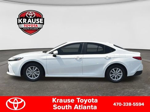 Used 2025 Toyota Camry LE FWD image 8
