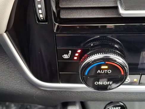 Used 2024 Nissan Rogue SL w/ SL Premium Package image 24