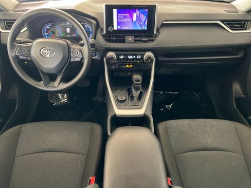 Used 2025 Toyota RAV4 XLE AWD/4WD image 12