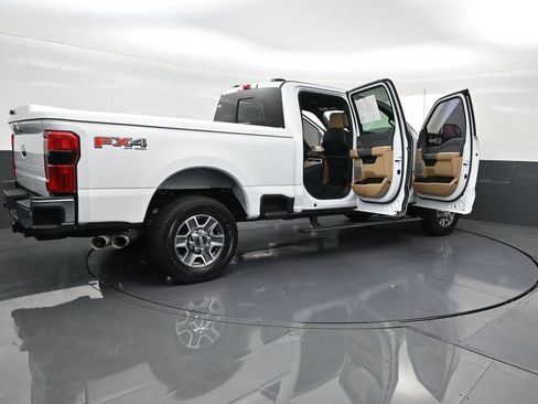 Used 2023 Ford F250 Lariat w/ Lariat Ultimate Package image 35