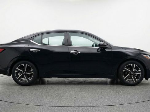 Used 2025 Nissan Sentra SV image 11