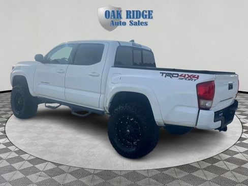 Used 2016 Toyota Tacoma TRD Sport w/ Towing Package image 7