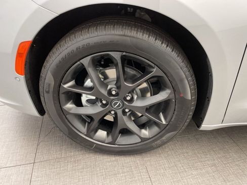 New 2026 Chrysler Pacifica Select image 8