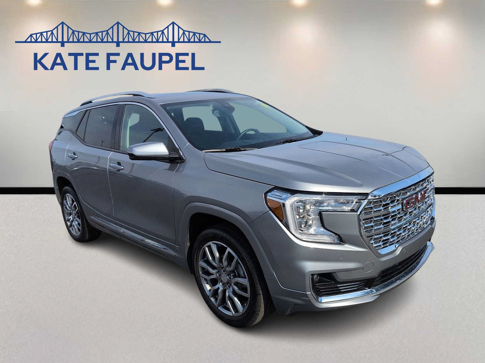 Used 2024 GMC Terrain Denali AWD/4WD image 1