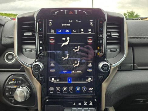 Used 2019 RAM 1500 Laramie AWD/4WD image 21