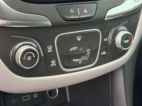 Certified 2024 Chevrolet Equinox LS w/ LS Convenience Package image 18