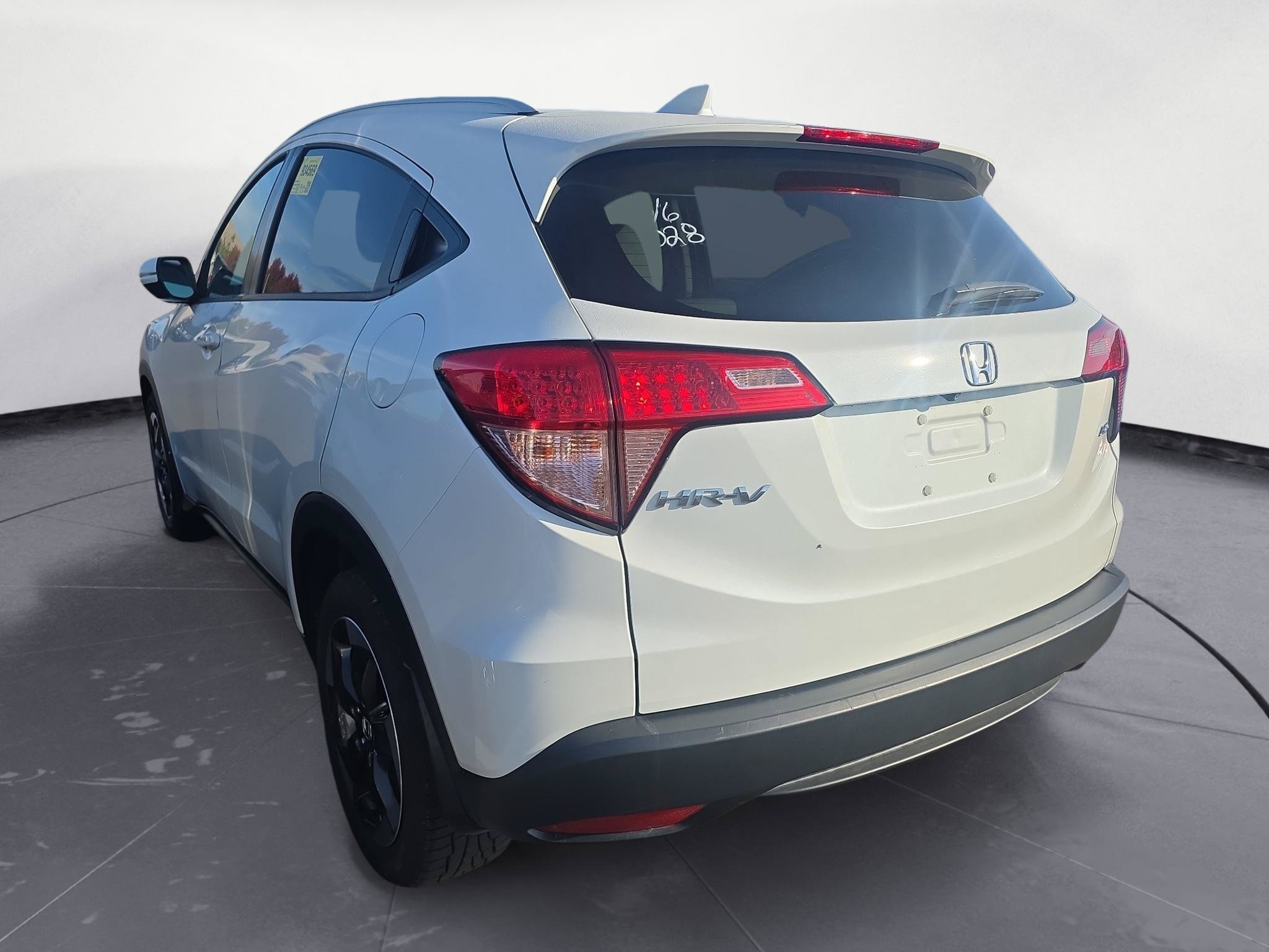 Used 2018 Honda HR-V EX-L image 4