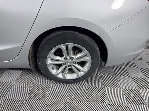 Used 2019 Chevrolet Cruze LT image 11