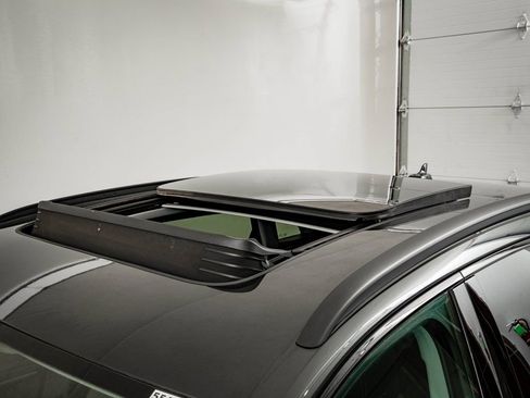 Used 2021 Audi e-tron Premium w/ Convenience Plus Package image 14