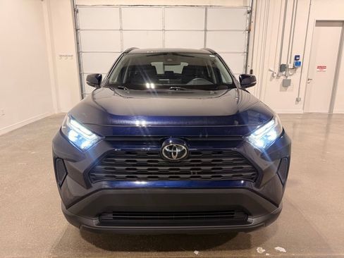Used 2025 Toyota RAV4 XLE AWD/4WD image 2