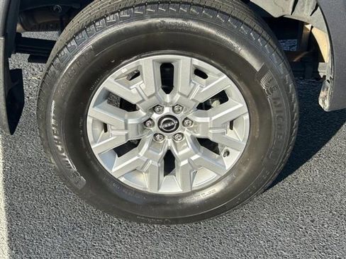 Used 2023 Nissan Frontier SV w/ SV Convenience Package image 34