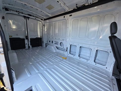 New 2026 Ford Transit 250 148 Medium Roof image 22