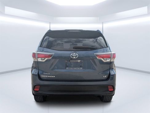 Used 2015 Toyota Highlander LE image 4