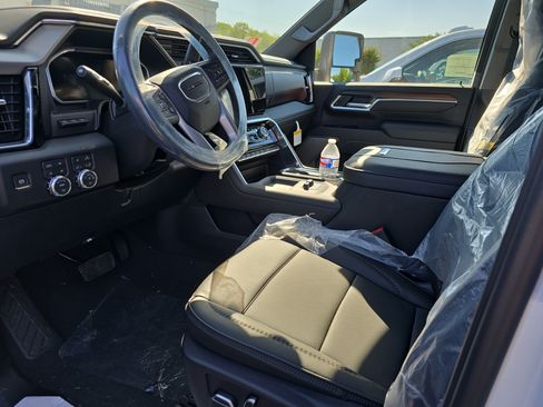 New 2026 GMC Sierra 3500 Denali w/ Denali Reserve Package AWD/4WD image 12