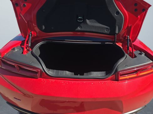 Used 2018 Chevrolet Camaro LT RWD image 15