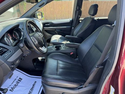 Used 2018 Dodge Grand Caravan GT FWD image 13