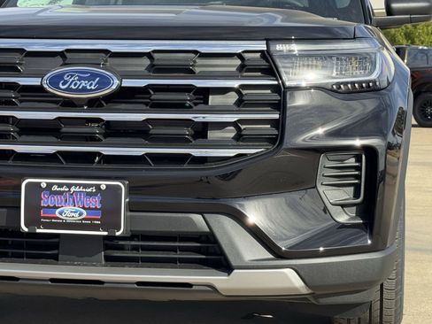 New 2026 Ford Explorer Active image 8