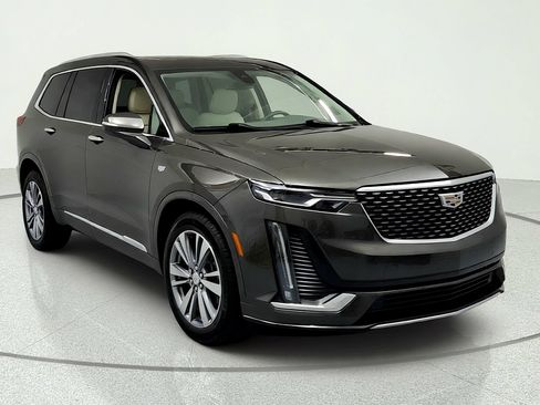 Certified 2020 Cadillac XT6 Premium Luxury FWD image 7