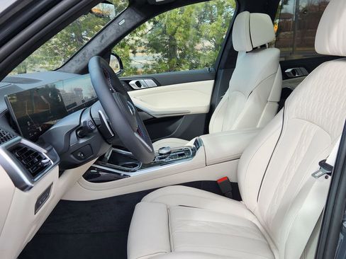 New 2026 BMW X7 M60i image 9