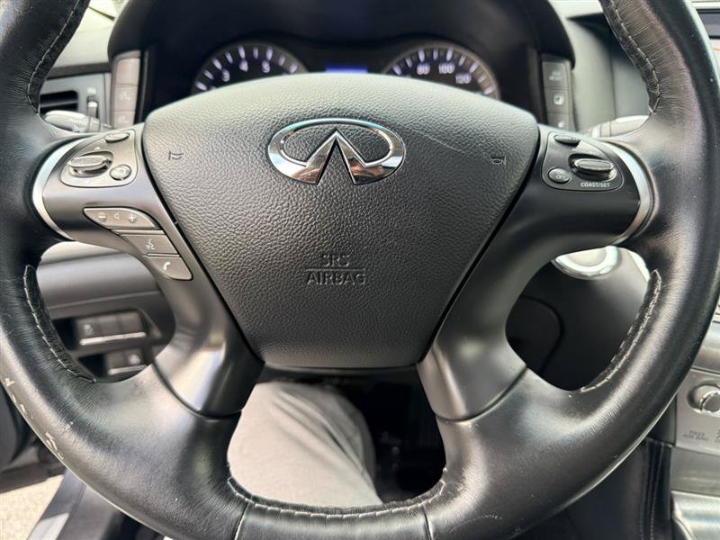 Used 2017 INFINITI Q70 3.7 AWD/4WD image 30
