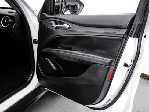 Used 2019 Alfa Romeo Stelvio w/ Nero Edizione RWD image 57