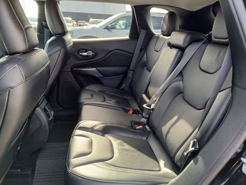 Used 2021 Jeep Cherokee Latitude Lux w/ Comfort/Convenience Group image 13