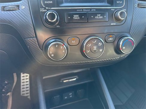 Used 2016 Kia Forte SX image 22