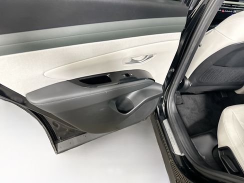 Used 2025 Hyundai Tucson Limited image 27