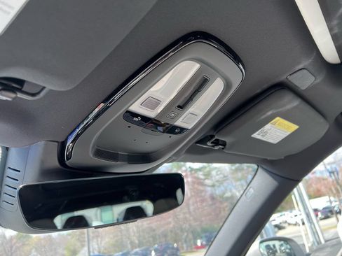 New 2026 Volvo XC90 B6 Plus w/ Protection Package Premier AWD/4WD image 17