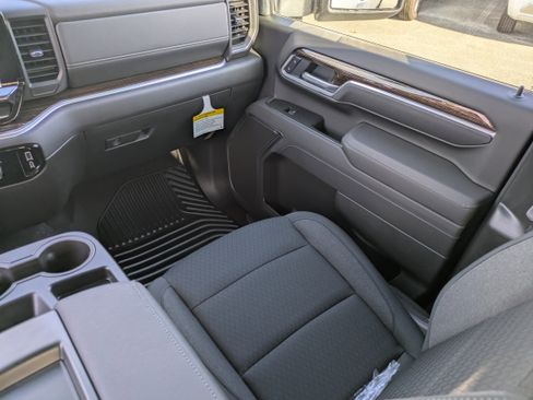 New 2026 GMC Sierra 2500 SLE image 16