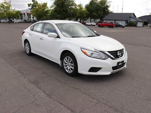 Used 2018 Nissan Altima 2.5 S w/ S Convenience Package FWD image 3