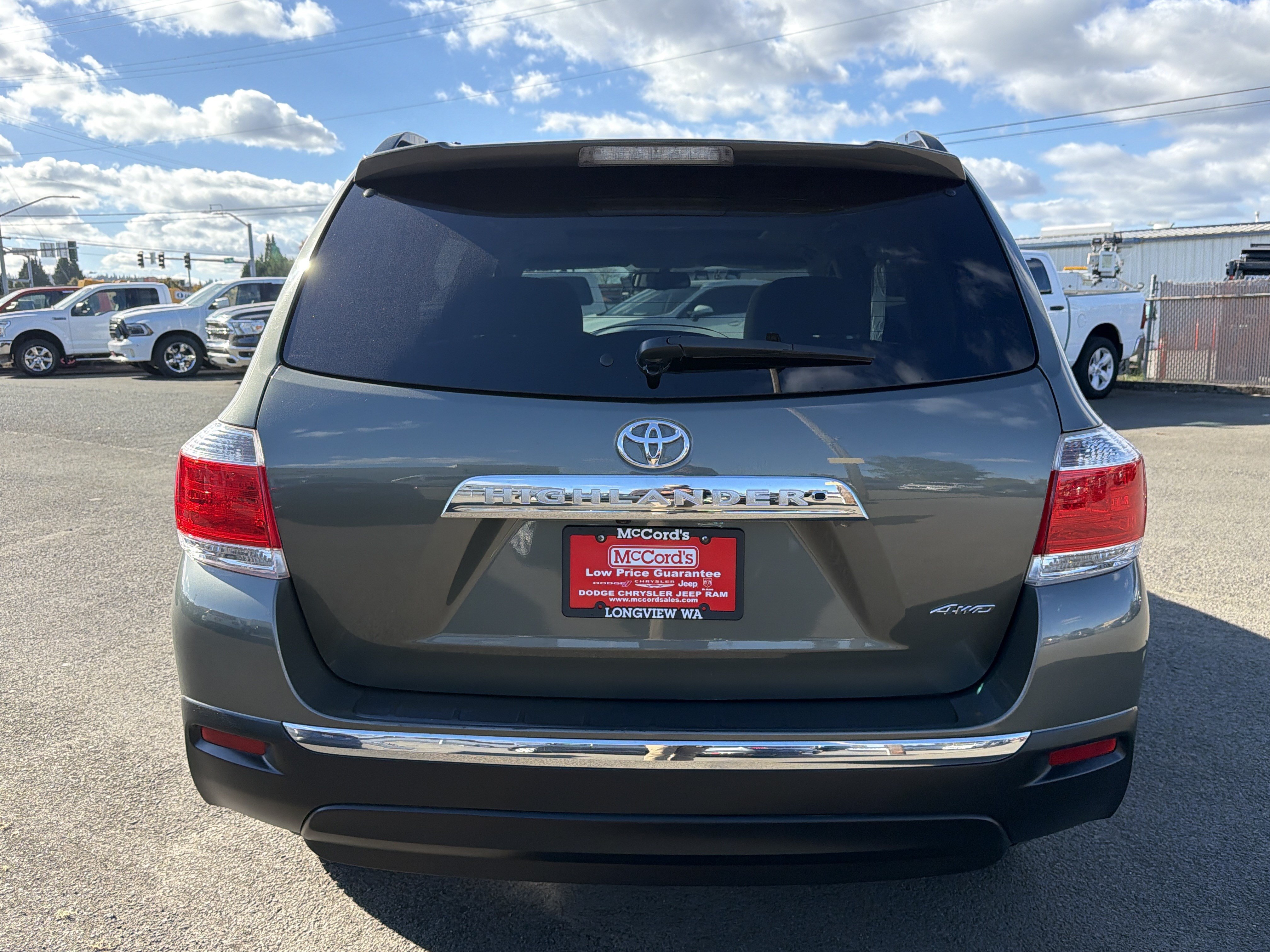 Used 2012 Toyota Highlander 4WD w/ Tech Pkg image 4