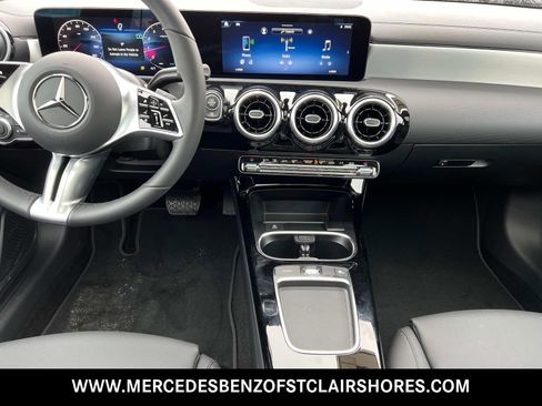 Used 2025 Mercedes-Benz CLA 250 4MATIC image 16